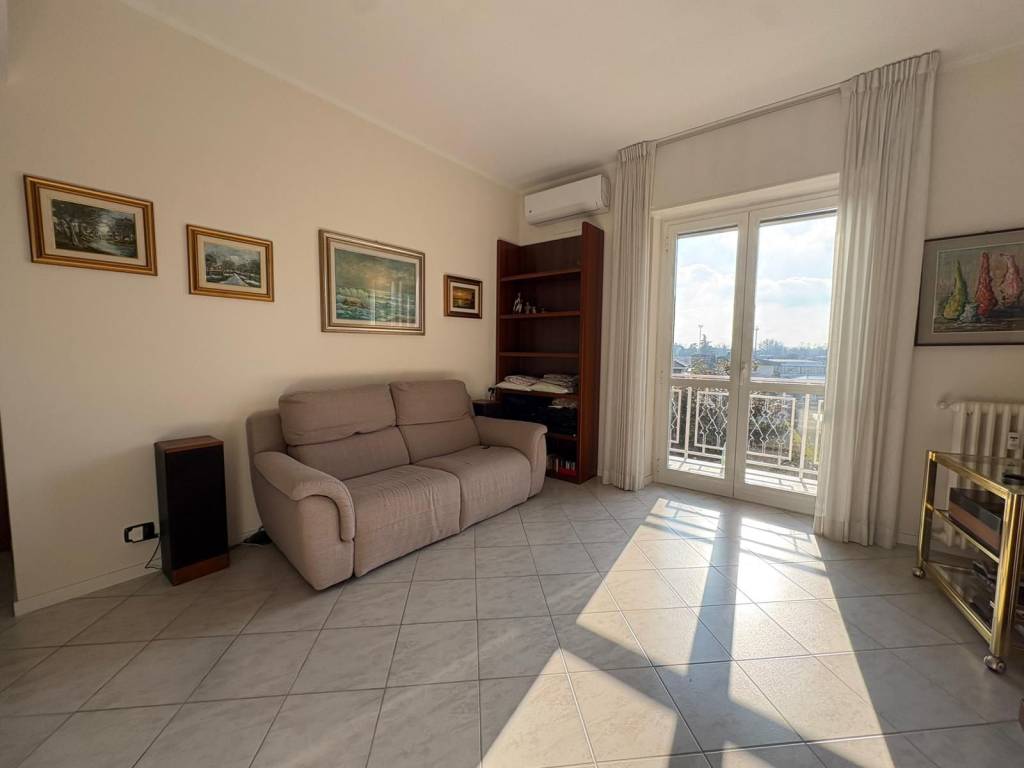 Appartamento a Rozzano in Via Antonio Gramsci - Foto 4