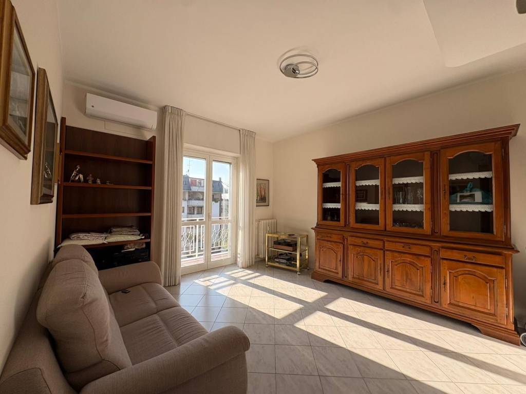 Appartamento a Rozzano in Via Antonio Gramsci - Foto 5