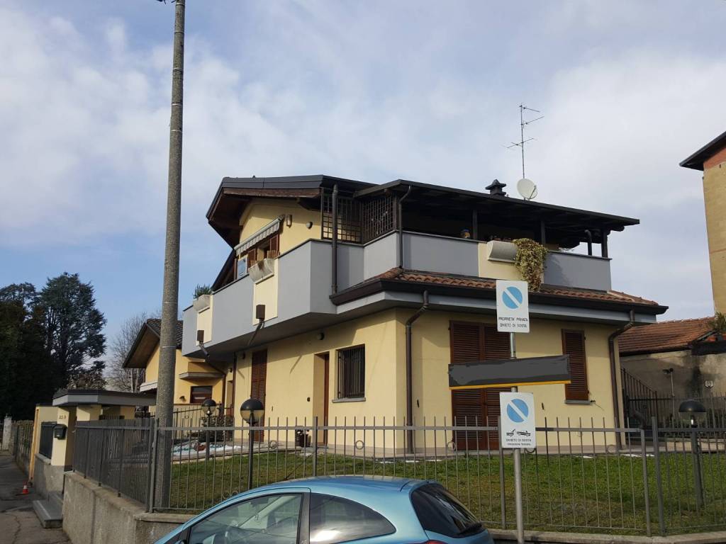 Appartamento a Uboldo in Via Giuseppe Garibaldi, 23 - Foto 2
