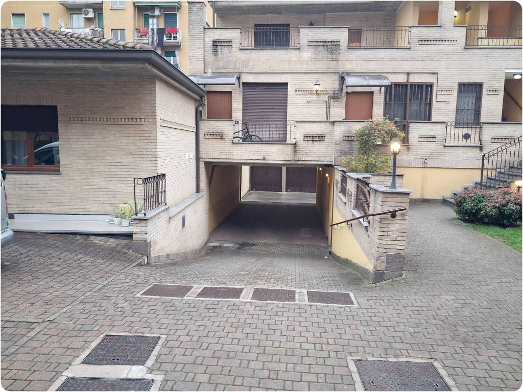 Box / garage a Baranzate in Via Redipuglia, 5 - Foto 3
