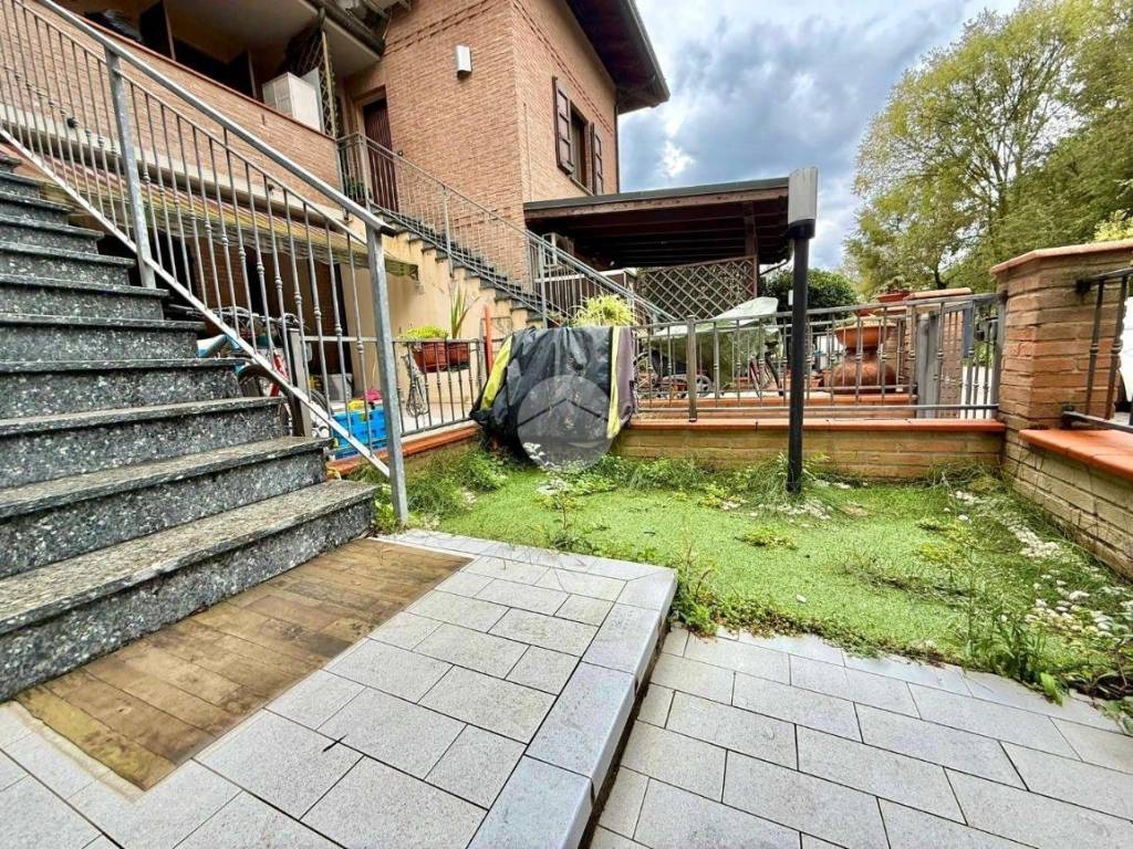 Appartamento a Ravenna in Viale ciro menotti, 67 - Foto 2