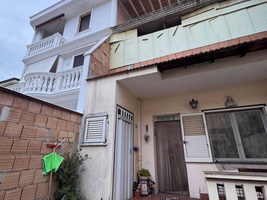 Casa indipendente a Casal di principe in Via Giovanni Pascoli - Foto 2