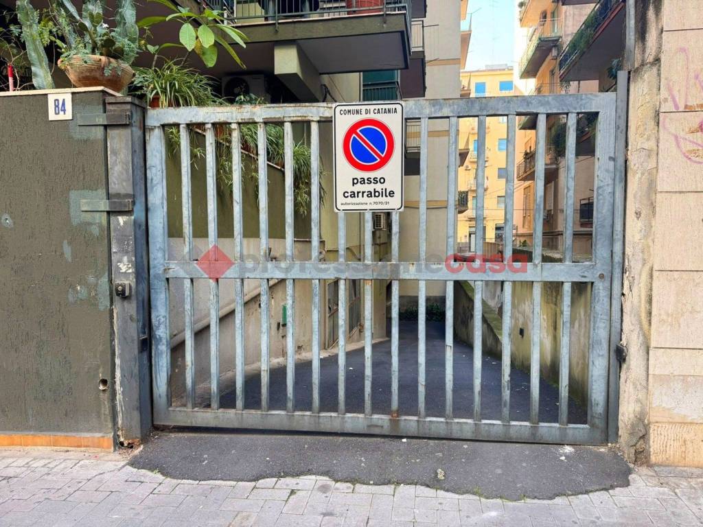 Box / garage a Catania in Via Napoli, 84 - Foto 2