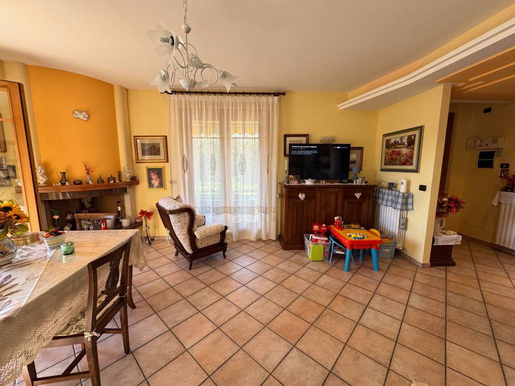 Villa a Bastia umbra in Via Enzo Cecchini - Foto 4