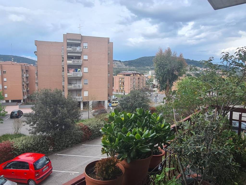 Appartamento a Corciano in Via Santorre Santarosa - Foto 2