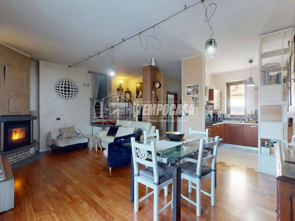 Casa indipendente a Rivoli in Via Stresa 20 - Foto 2