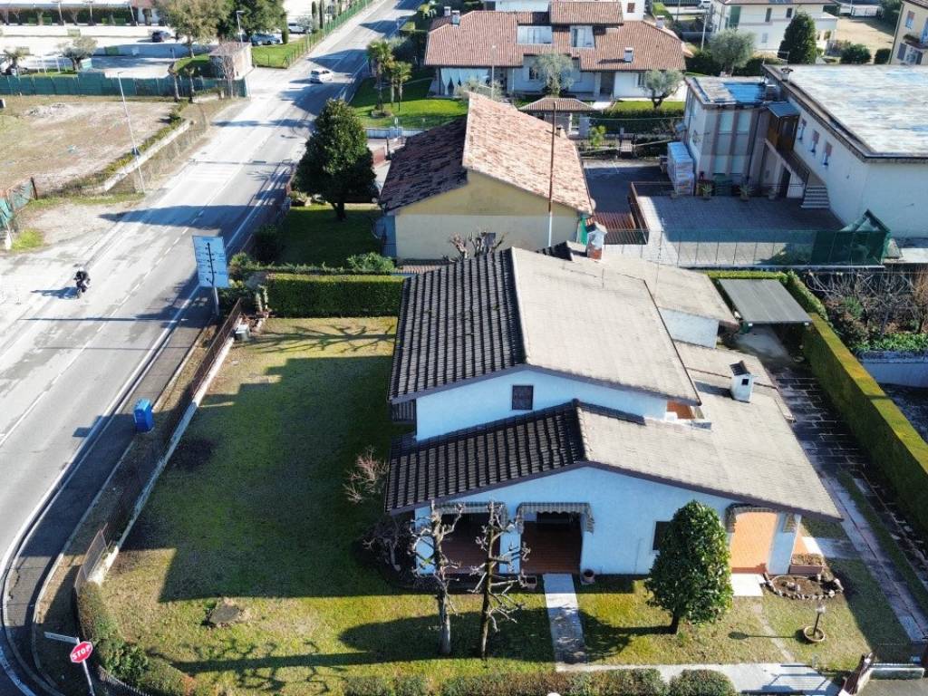 Villa a Bussolengo in Via Magenta 1 - Foto 4