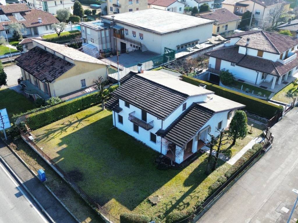 Villa a Bussolengo in Via Magenta 1 - Foto 5