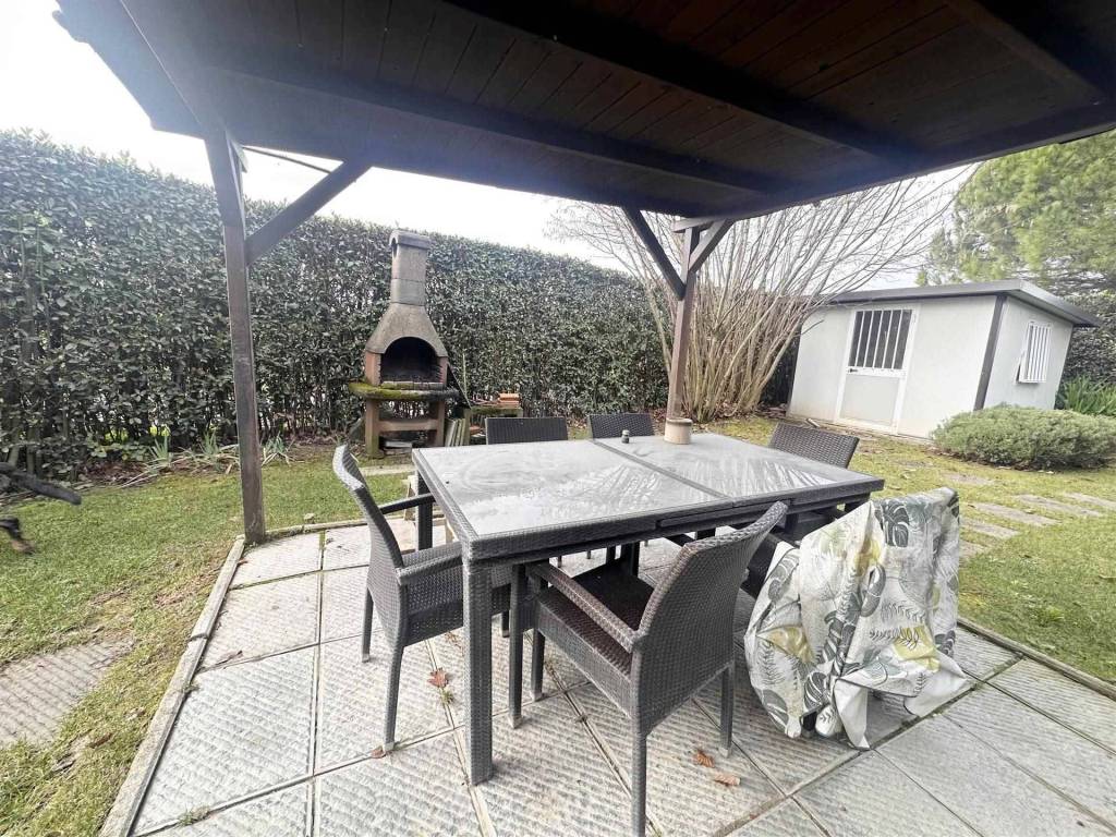 Appartamento a Campi bisenzio in Via del Ciliegio - Foto 2