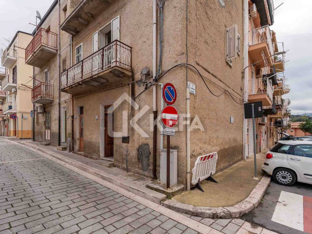 Casa indipendente a Campofelice di roccella in Piazza Croce - Foto 3