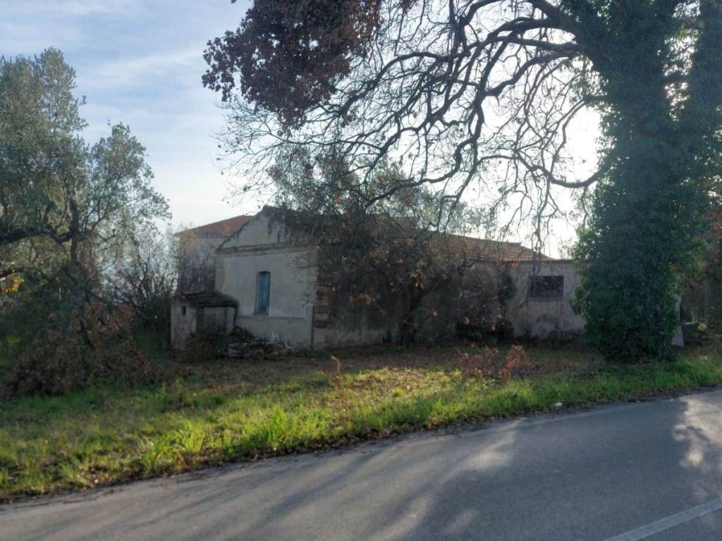 Casa indipendente a Fossacesia in Via Strada Provinciale per il Sangro, 31 - Foto 2