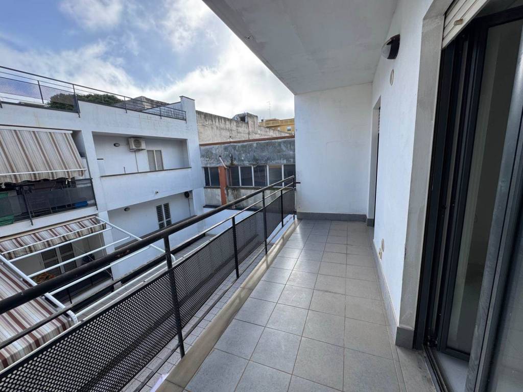 Appartamento a Cassano delle murge in Via De Amicis - Foto 5