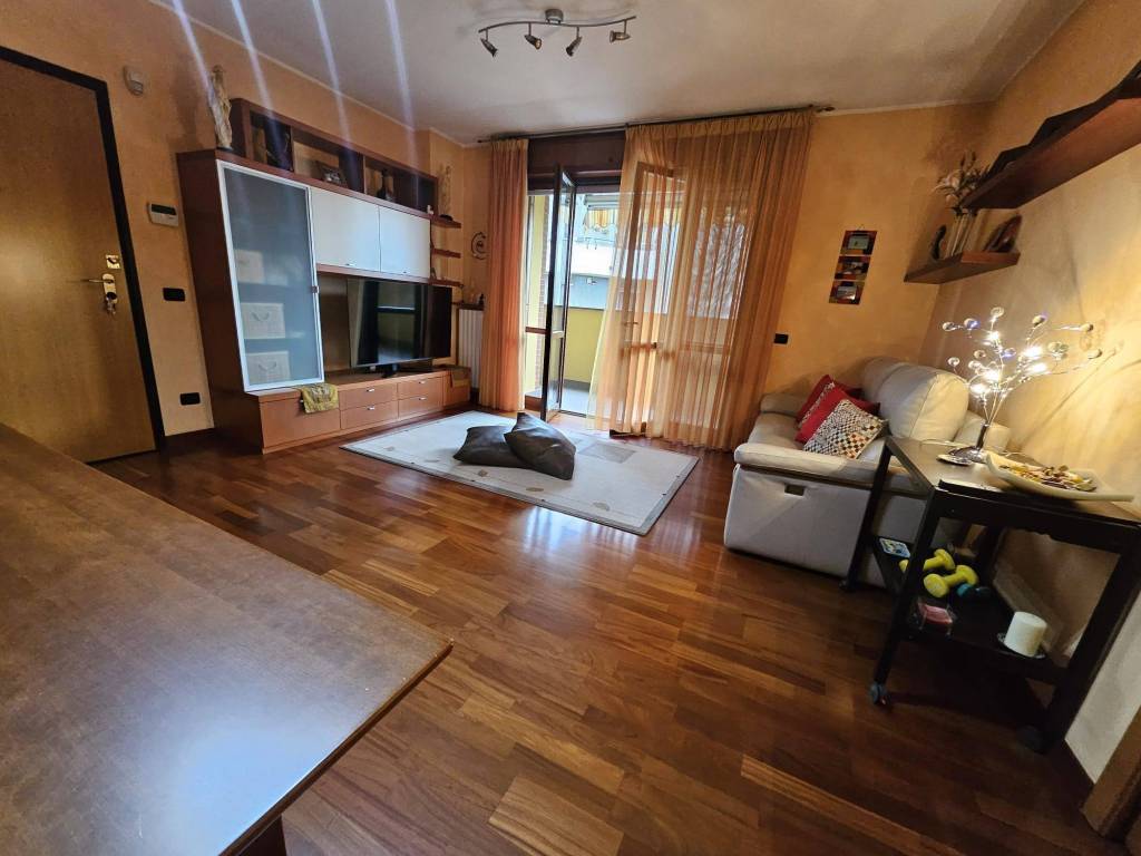 Appartamento a Baranzate in Via Don Luigi Sturzo, 10 - Foto 2