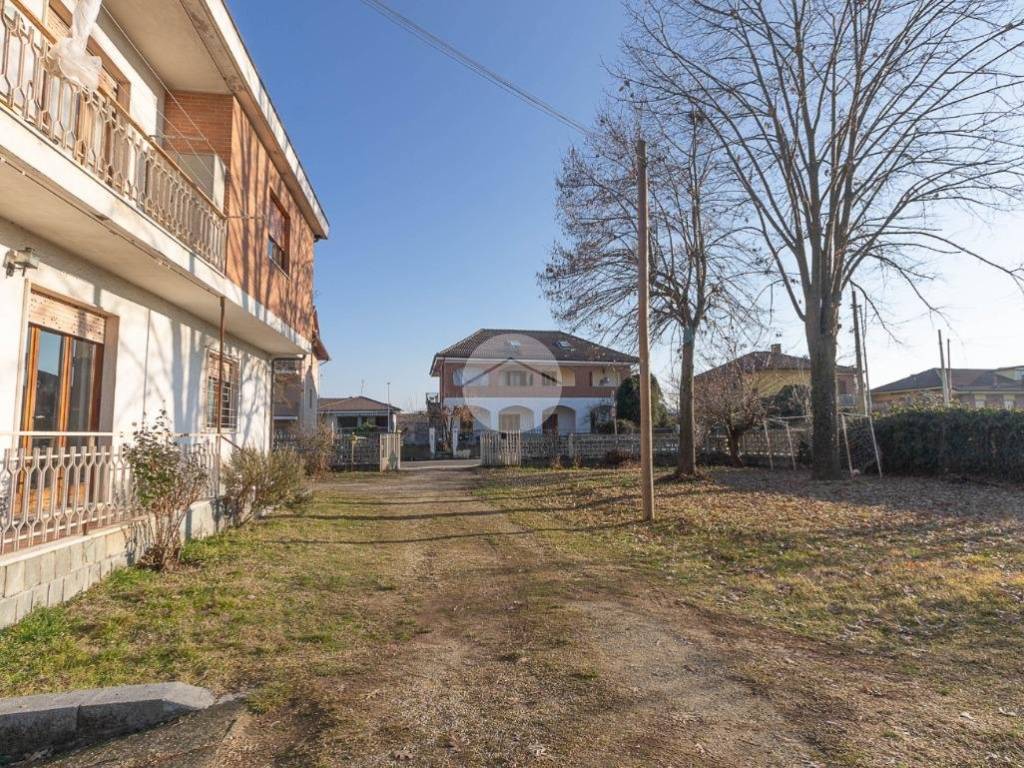 Villa a Villafranca d'asti in Via don domenico Givogre, 34 - Foto 2