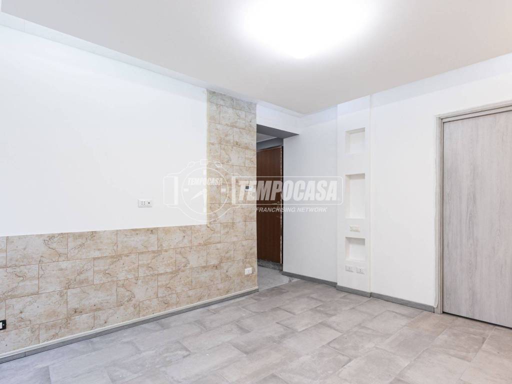 Appartamento a Molteno in Via Vittorio Veneto - Foto 4