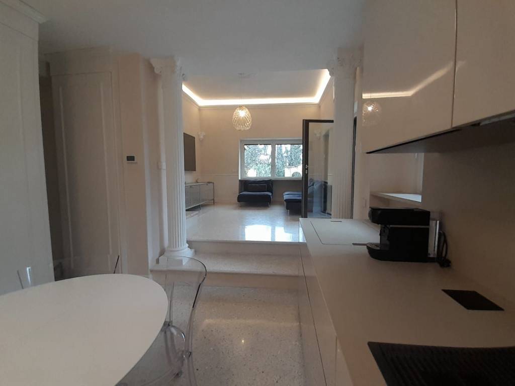 Villa a Sirmione in Via Caio Valerio Catullo, 9 - Foto 4