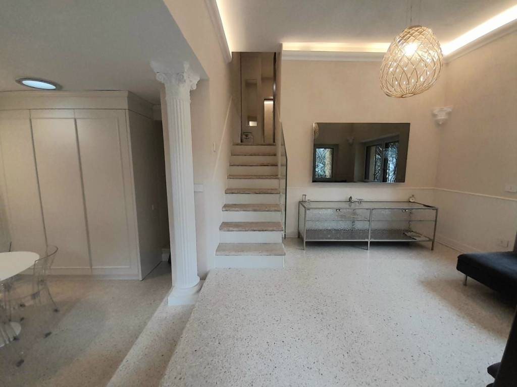 Villa a Sirmione in Via Caio Valerio Catullo, 9 - Foto 5