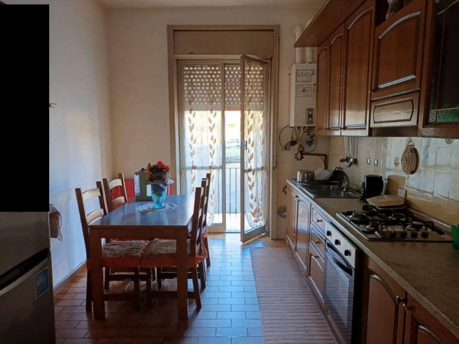 Appartamento a Cairate in Via Molina - Foto 4