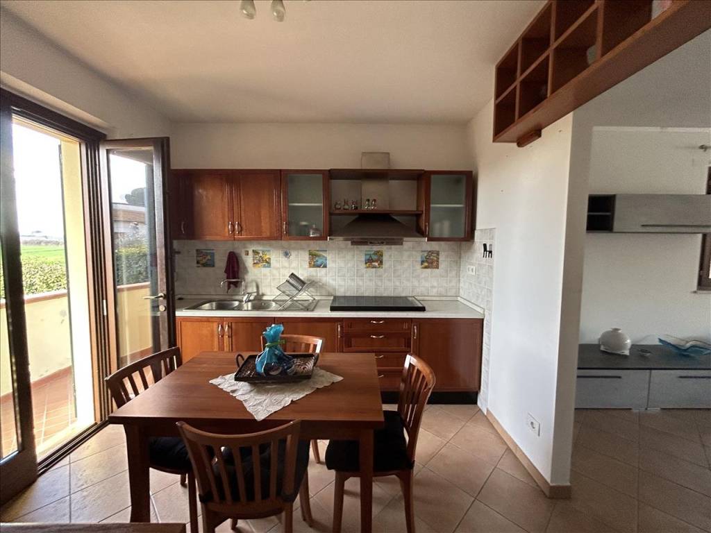 Appartamento a Castiglione del lago in Via Amedeo, 21a - Foto 2