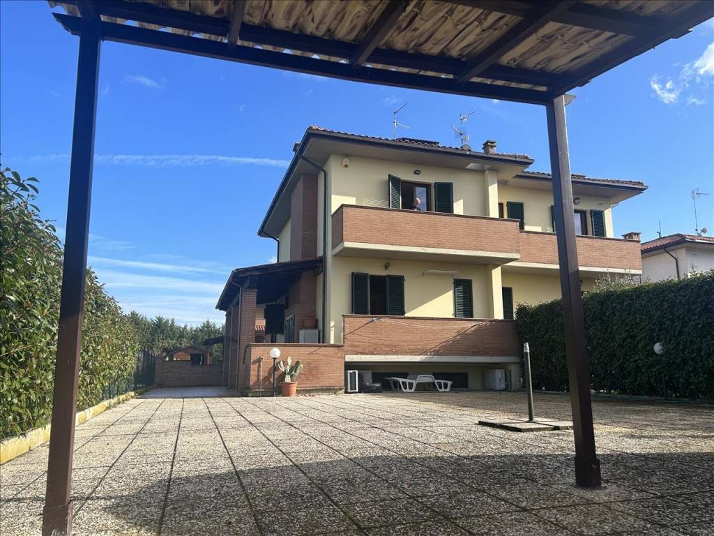 Appartamento a Castiglione del lago in Via Amedeo, 21a - Foto 3