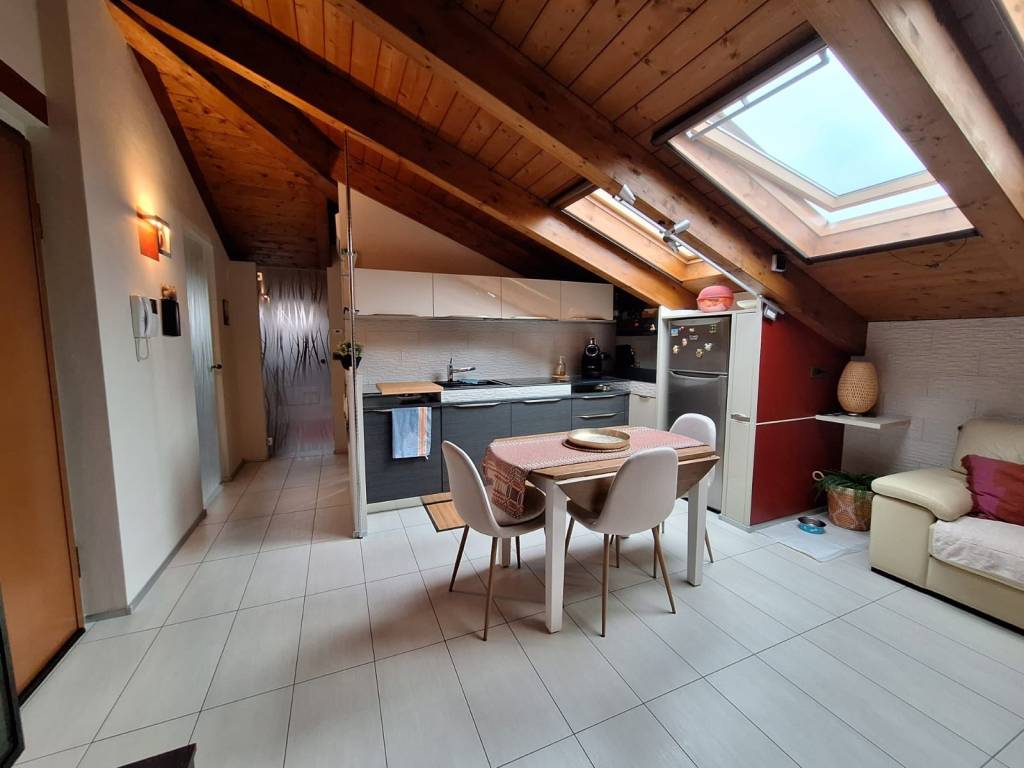 Attico / mansarda a Buttigliera d'asti in Via San Martino - Foto 2