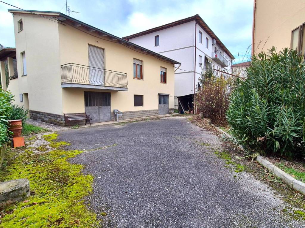 Villa a Montevarchi in Via Antonio Pacinotti - Foto 2