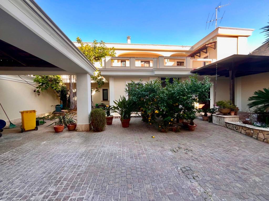 Villa a Casal di principe in Corso Umberto I - Foto 2