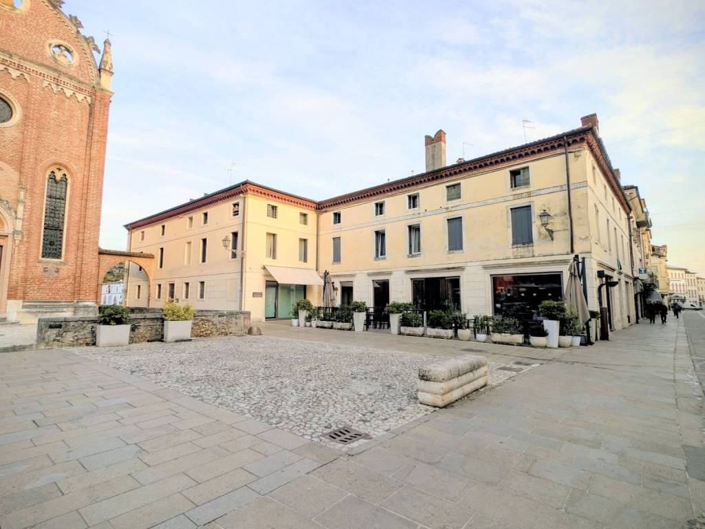 Appartamento a Thiene in Corso Giuseppe Garibaldi, 36 - Foto 2