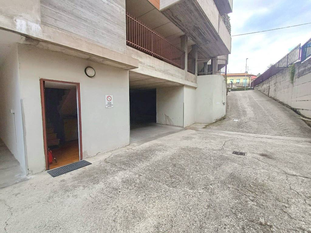 Box / garage a Verona in Via Don Giacomo Trevisani, 38 - Foto 3