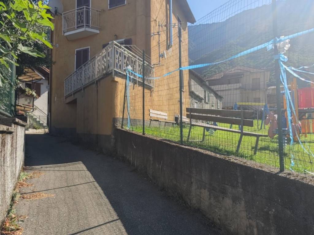 Casa indipendente a Pieve vergonte in Piazza della Chiesa - Foto 2