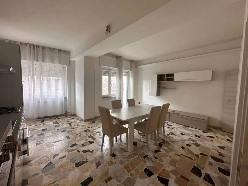 Appartamento a Avezzano in Via Vittorio Veneto - Foto 3