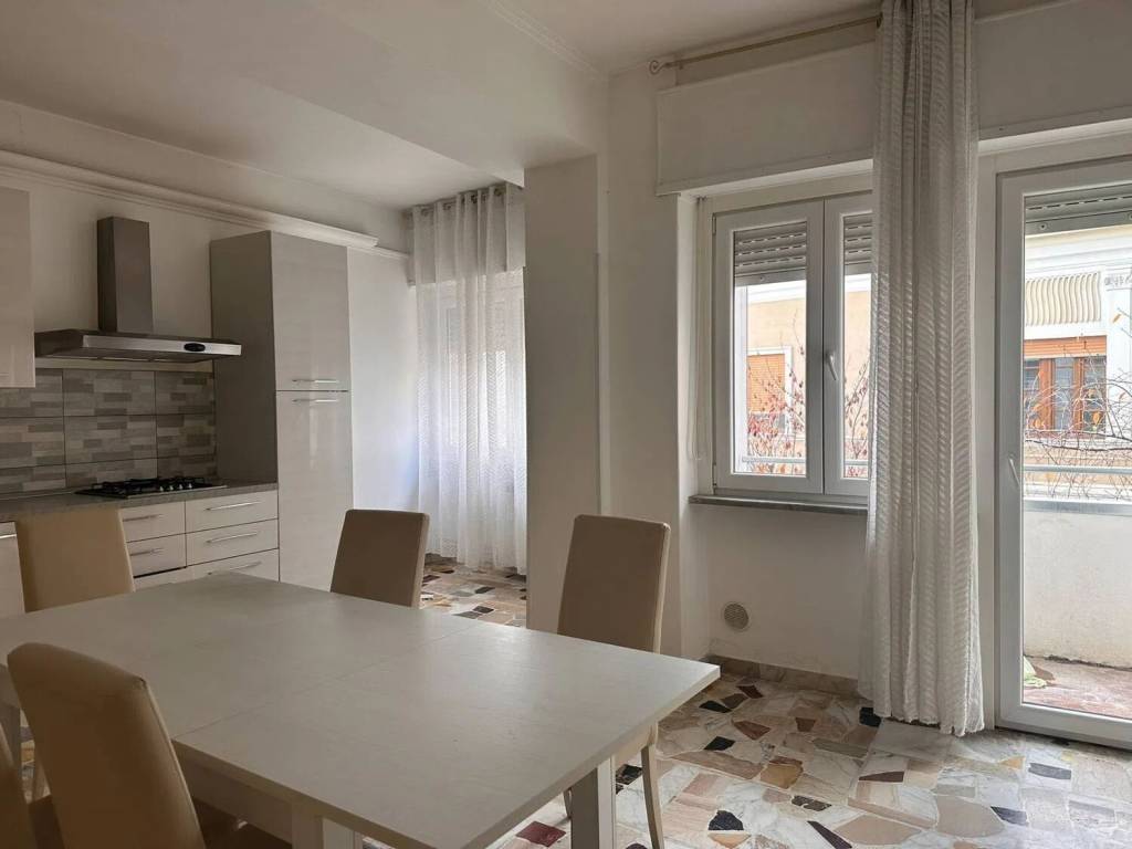Appartamento a Avezzano in Via Vittorio Veneto - Foto 4