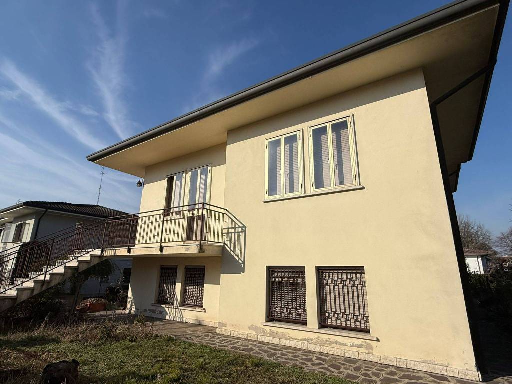 Villa a Legnago in Corso della Vittoria, 2 - Foto 2