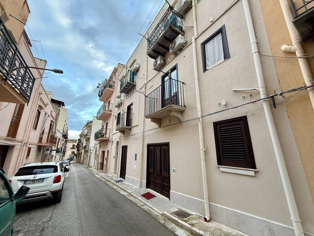 Casa indipendente a Castellammare del golfo in Via Cristoforo Colombo, 34 - Foto 2