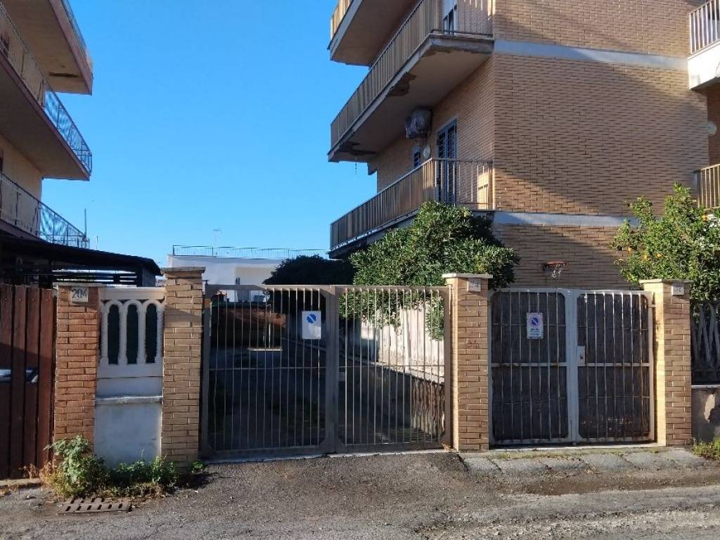 Appartamento a Pomezia in Via Svezia - Foto 3