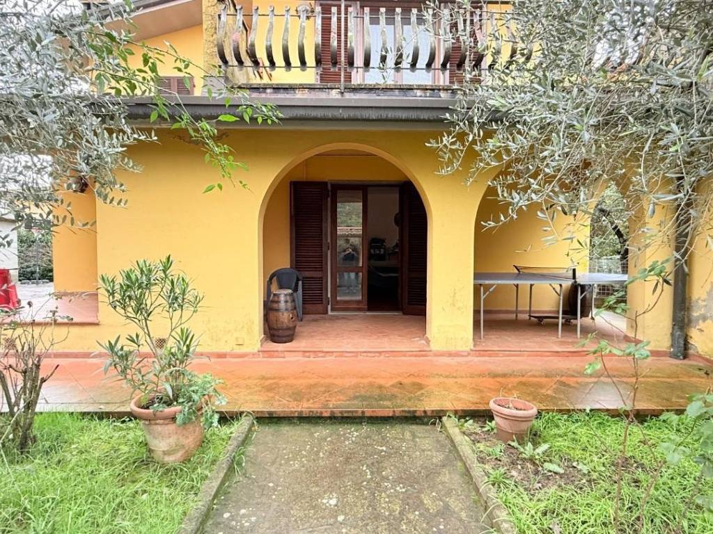 Villa a Uzzano - Foto 2