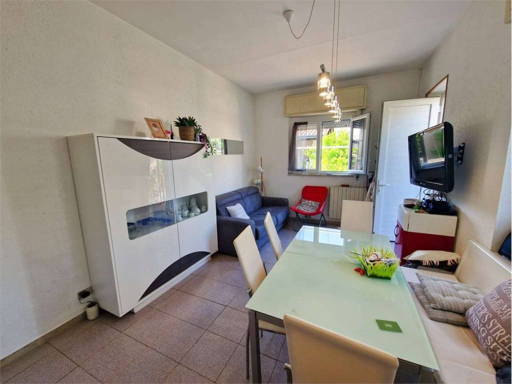 Villetta a schiera a Castelletto sopra ticino in Viale Ticino - Foto 5