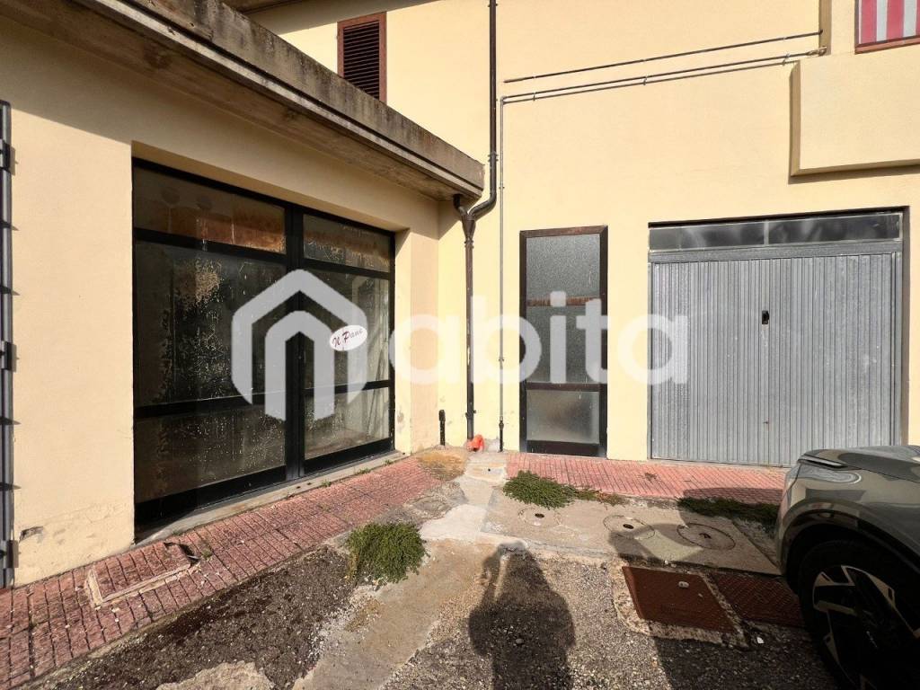 Box / garage a Loro ciuffenna - Foto 2