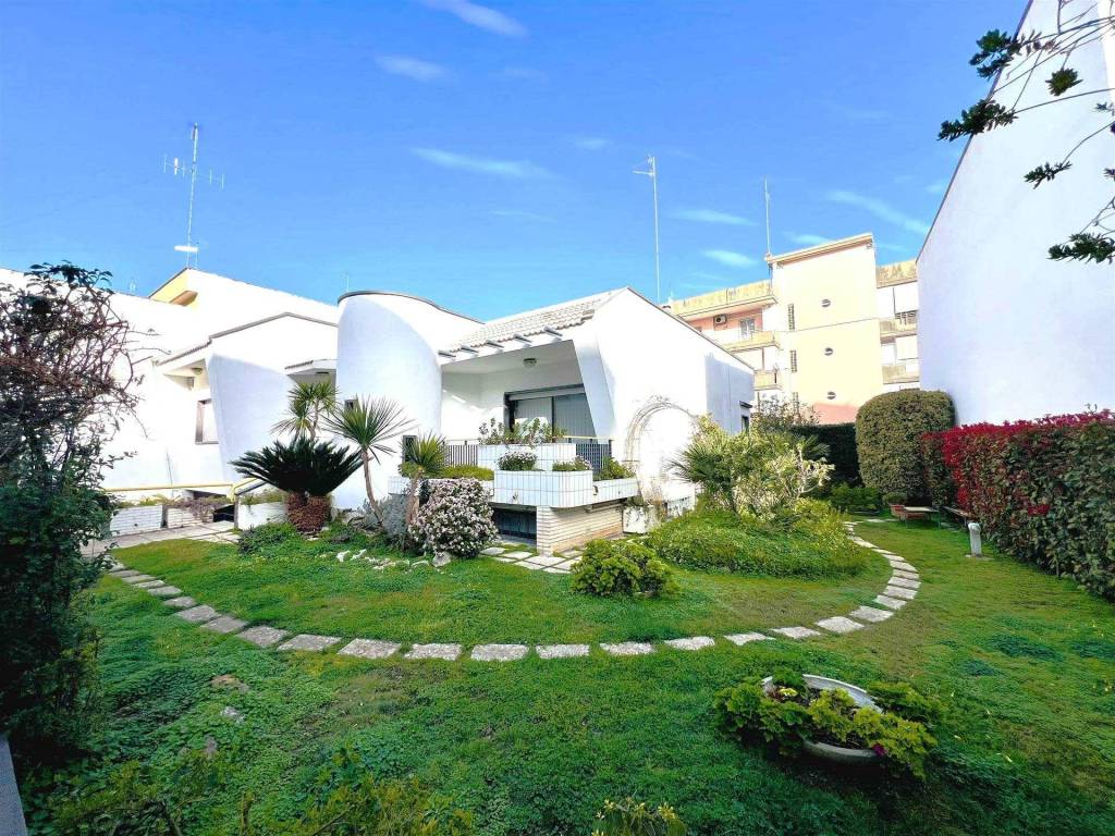 Villa a Valenzano in Camillo Benso Conte di Cavour - Foto 2