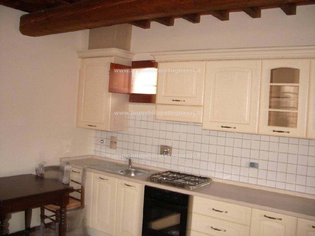 Appartamento a Gambassi terme in Località Il Castagno - Montignoso - Foto 2