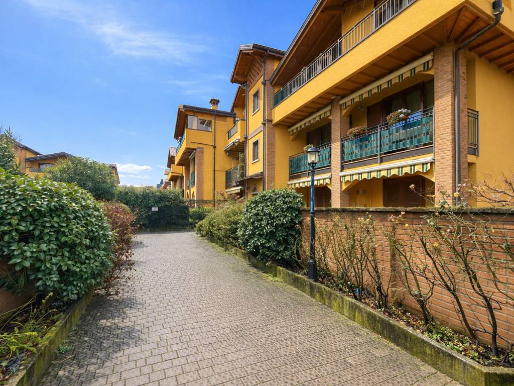 Appartamento a Trezzano rosa in Via Alcide De Gasperi, 30 - Foto 3