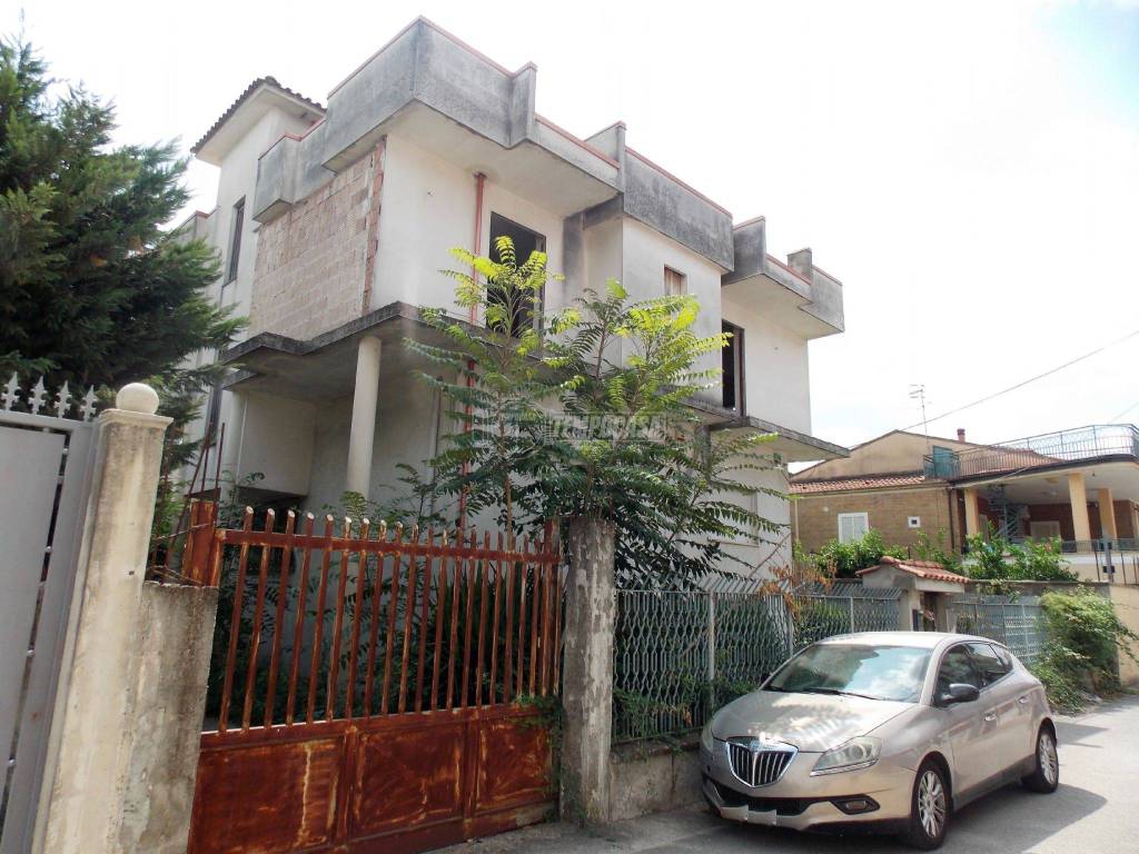 Villa a Aversa in Via Sonnino 4 - Foto 3