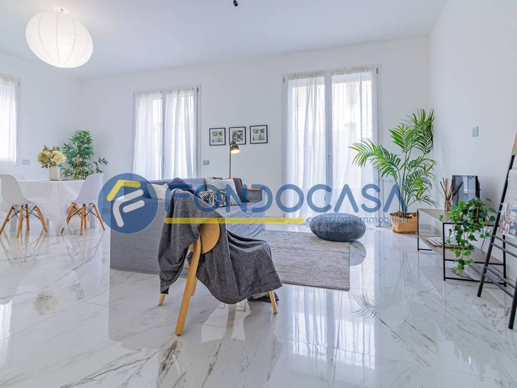 Appartamento a Cerro maggiore in Via Andrea Bernocchi, 8 - Foto 2