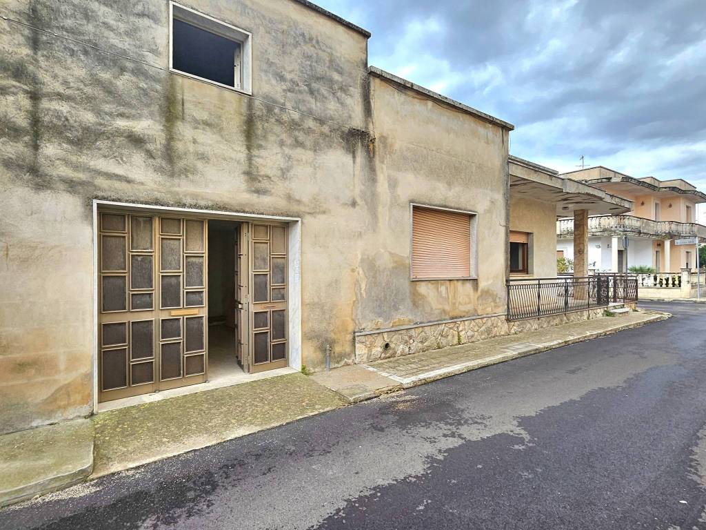 Casa indipendente a Melendugno in Via Alessandro Volta, 9 - Foto 4