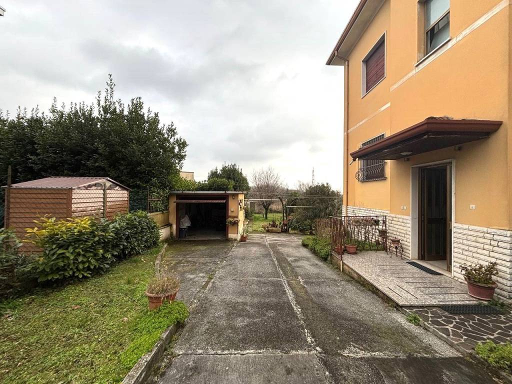 Appartamento a Botticino in Via Francesco Petrarca - Foto 2