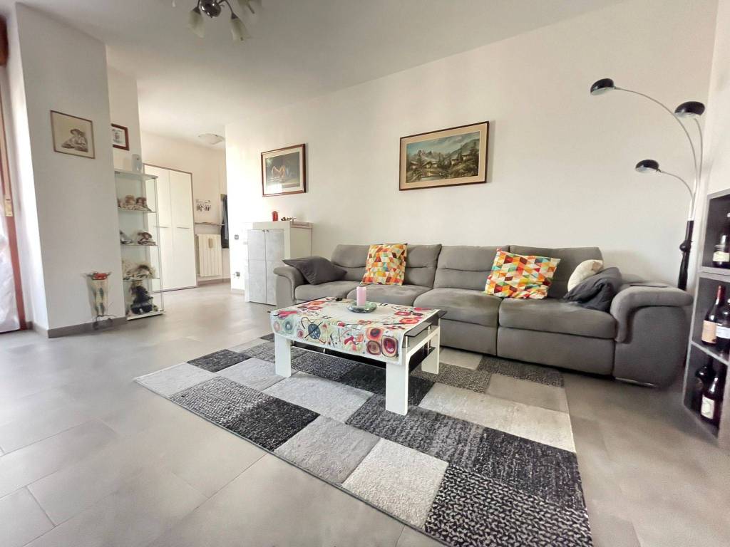 Appartamento a Binago in Via Santa Maria - Foto 2