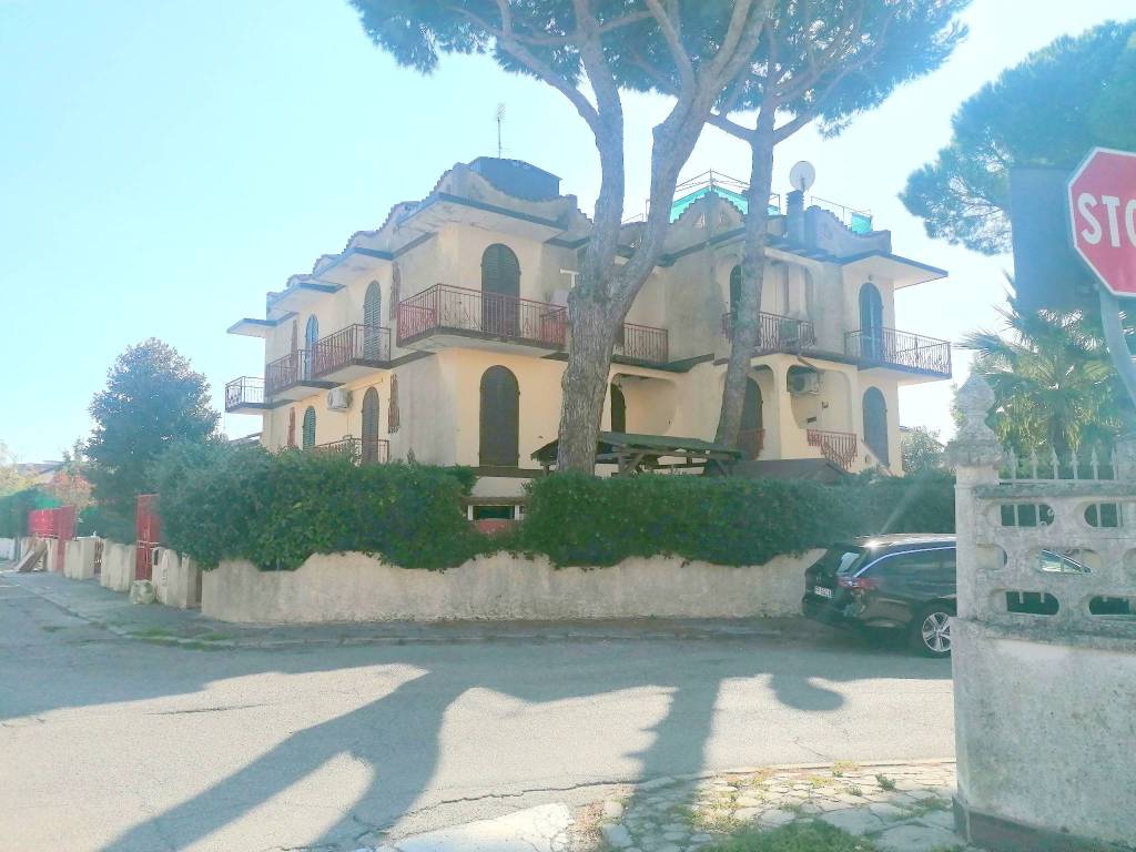 Appartamento a Comacchio in Viale Santo Domingo, 65 - Foto 2