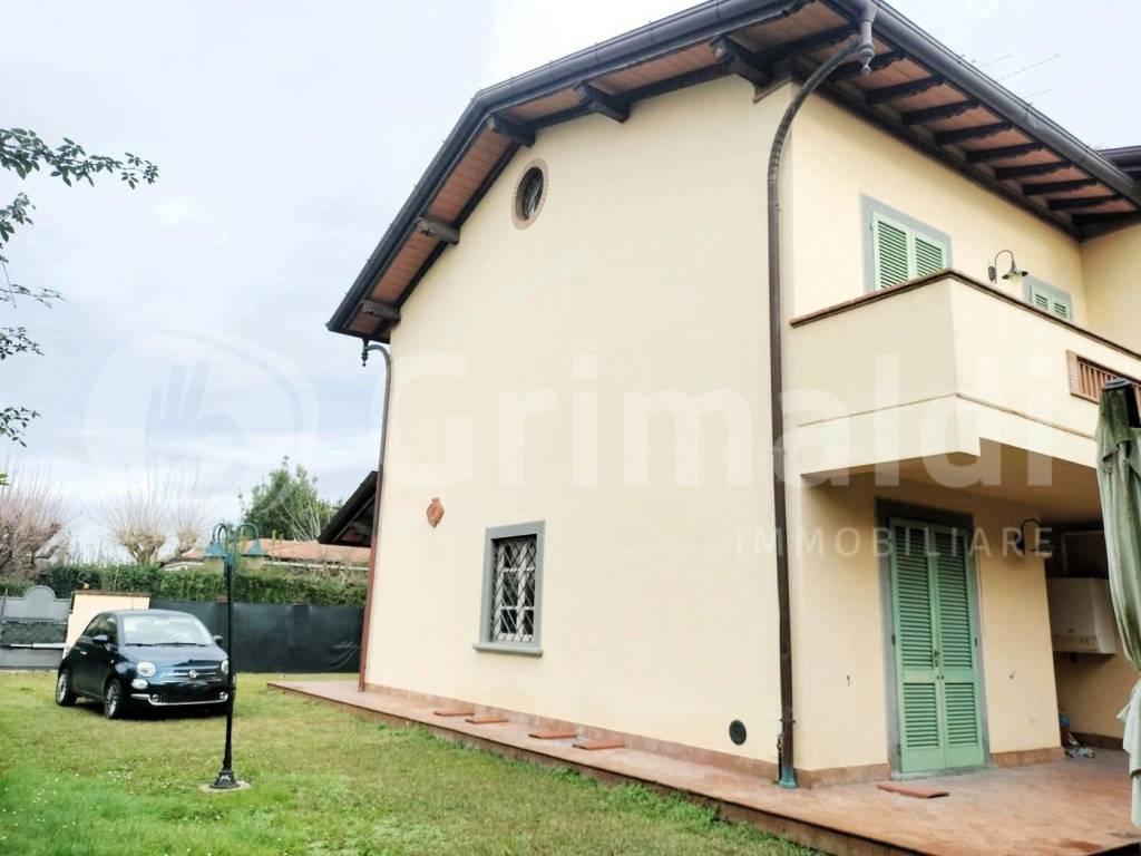 Villa a Forte dei marmi in VIA EMILIA, 1250 - Foto 2