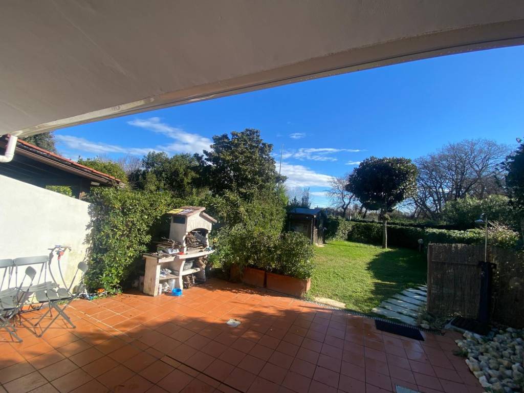 Villa a Ladispoli in Via Diana, 6 - Foto 4