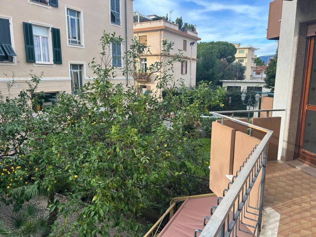 Appartamento a Bordighera in Via 1º Maggio, 54 - Foto 2